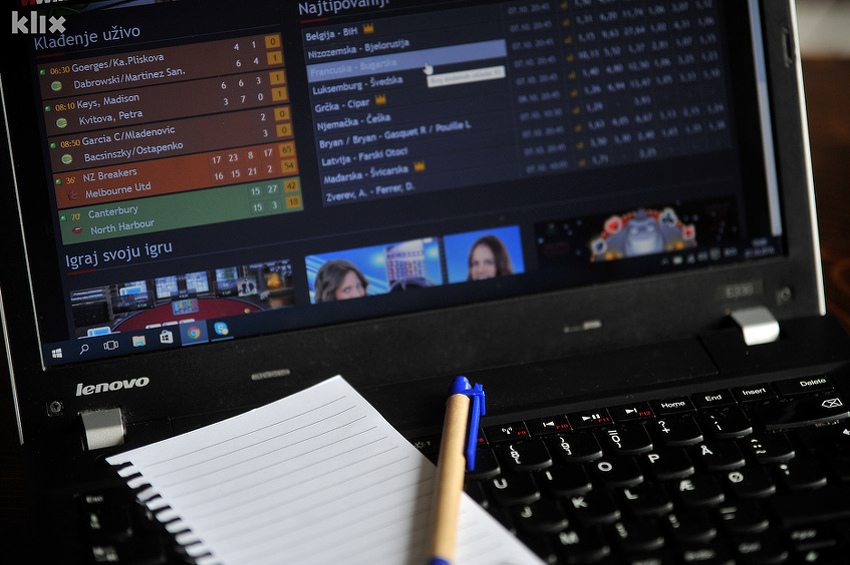 Онлајн кладењето